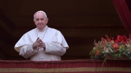 Папа римский назвал три слова для сохранения отношений и семьи