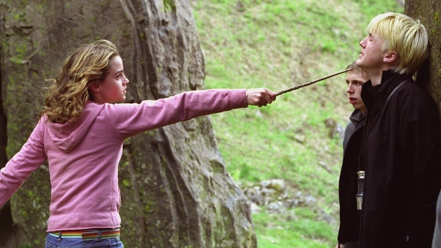 Том Фелтон рассказал в мемуарах, что был влюблен в Эмму Уотсон на съемках «Гарри Поттера»