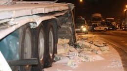 Многотонная фура раздавила легковушку на Киевском шоссе на юго-западе Москвы