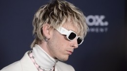 Скрепили кровью: Machine Gun Kelly сделал предложение актрисе Меган Фокс