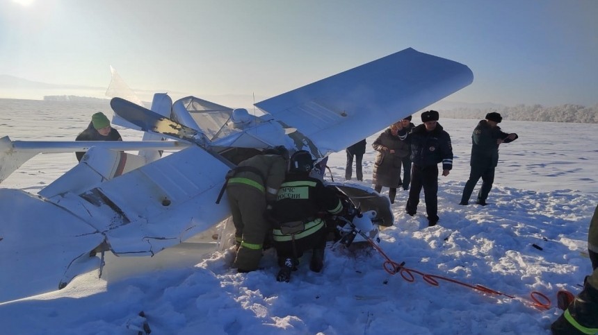 Легкомоторный самолет рухнул в Алтайском крае