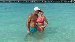 «Аж купальник больно надеть?» — Волочкова снялась голой на пляже во время отдыха на Мальдивах