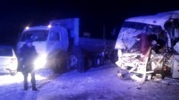 Пассажирский автобус врезался в большегруз в Татарстане. Есть жертвы