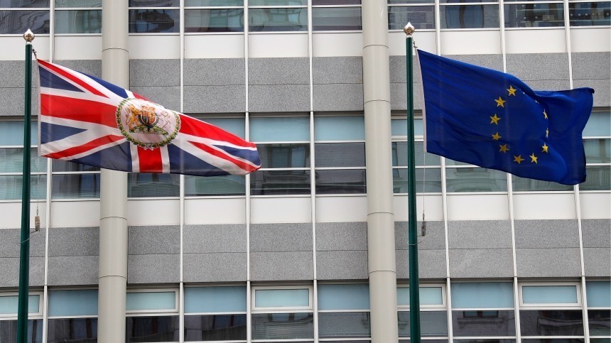 Великобритания вслед за США начала эвакуацию сотрудников посольства на Украине