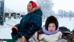 Живу в чуме, но в школу на вертолете: у детей оленеводов в тундре начался учебный год