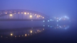 Финский залив и Нева напустили на Петербург густой туман
