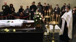 Гробовая тишина: что означает отсутствие аплодисментов на похоронах Куравлева