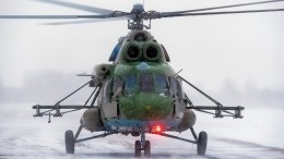 Вертолет Ми-8 перепугал автомобилистов на трассе под Новосибирском