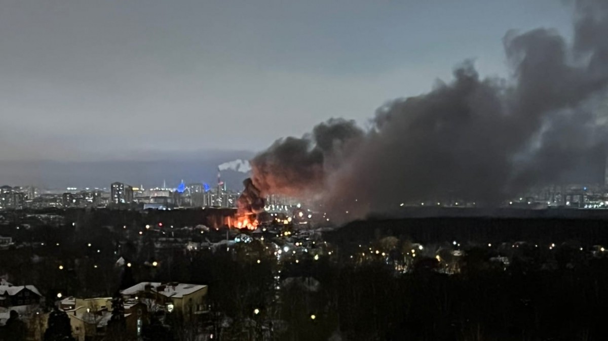 Жилой дом сгорел дотла на севере Петербурга