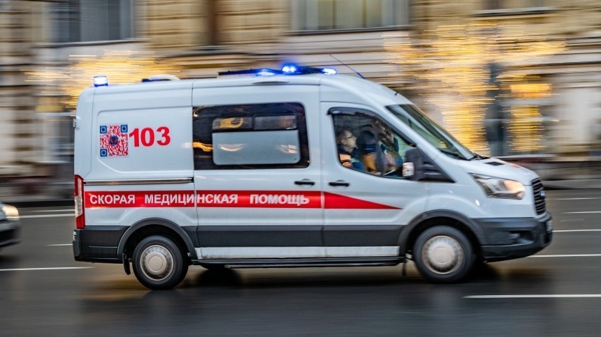 Двое подростков разбились насмерть после падения с девятого этажа в Петербурге