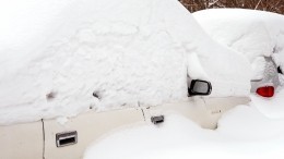 Идем по приборам: автомобиль в ледяном панцире появился на дорогах Красноярска