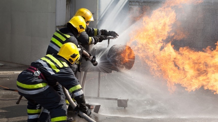 Пожар вспыхнул в академии государственной пожарной службы в Москве