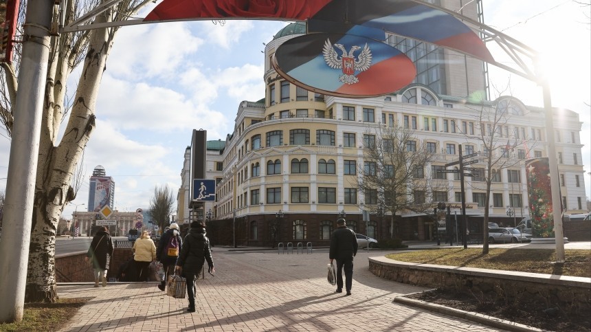 Мощные взрывы слышны в центре Донецка