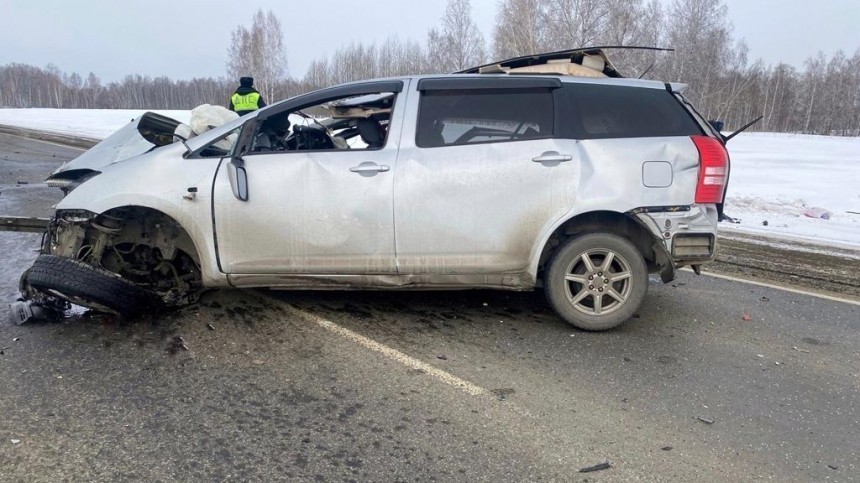 Три человека погибли в лобовом ДТП под Красноярском