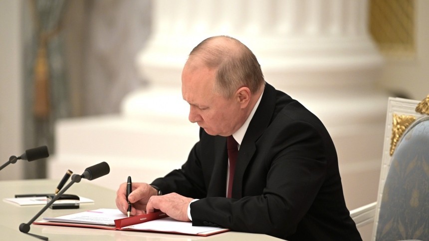 Путин подписал закон об усилении наказания за педофилию и ее укрывательство