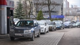 На украинских АЗС заправляют воздухом вместо топлива