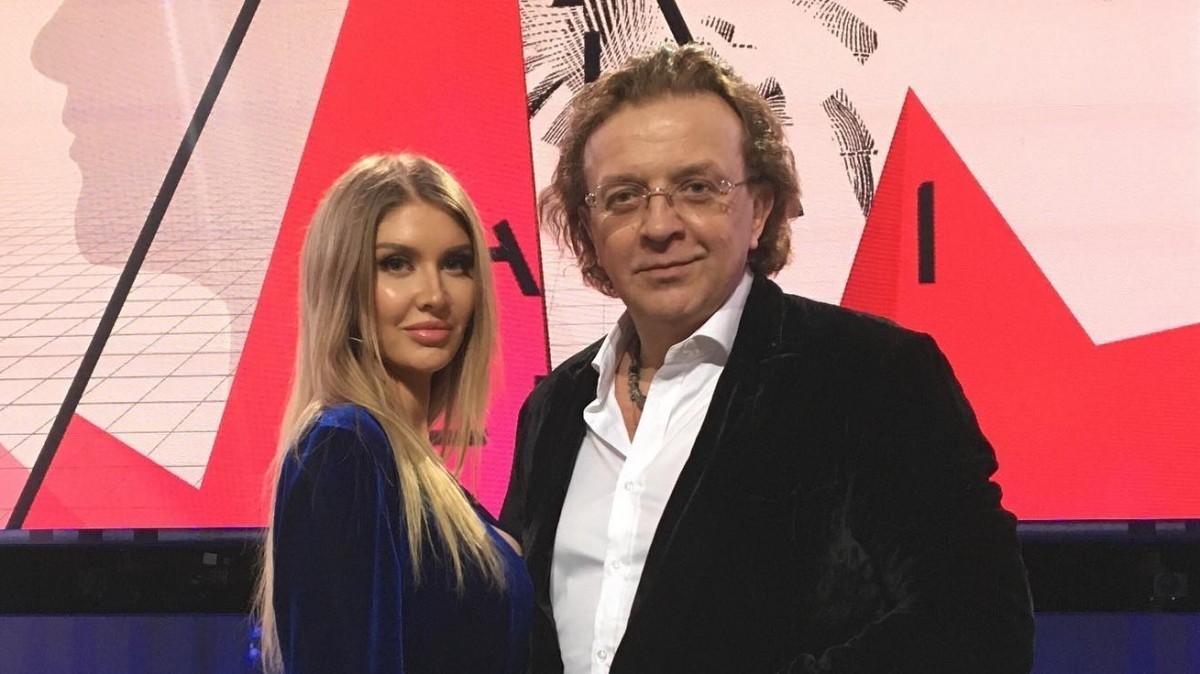 Певец Рома Жуков оправдался за открытие секс-шопа с молодой женой : Шоубиз : Liveru