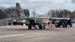 Летчик штурмовика Су-25 успешно посадил самолет после попадания ракеты