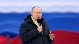 Путин приехал на митинг-концерт в Лужниках по случаю годовщины воссоединения Крыма с РФ