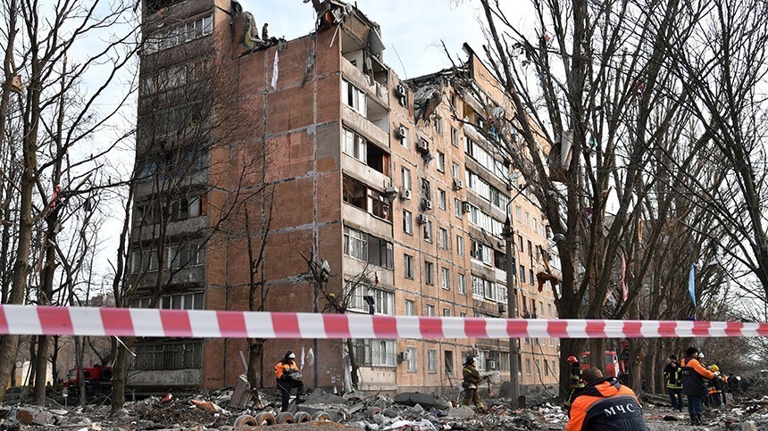 Хроника спасательной операции после обстрела жилого дома в Донецке
