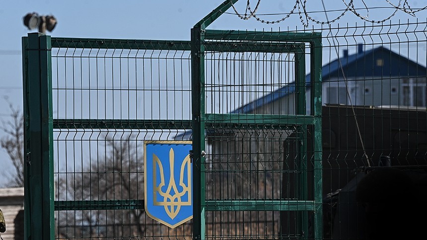 Националисты устроили базу «Азова»* в коттеджном поселке под Мариуполем