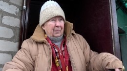 Корреспондент «Известий» Денис Кулага спас бабушку телезрительницы в Попасной