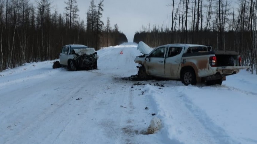 Четыре человека погибли в лобовом ДТП в Якутии