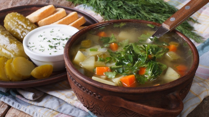 Диетолог назвал три полезных свойства супа