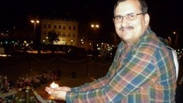 Пытавшийся протаранить посольство РФ в Бухаресте мужчина обвинялся в педофилии