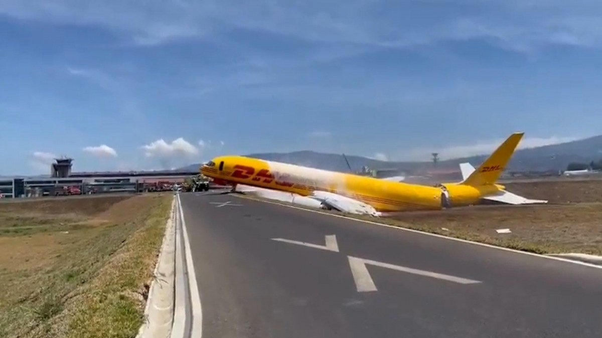  DHL Express   Boeing 767-300 Freighters  - DHL Express