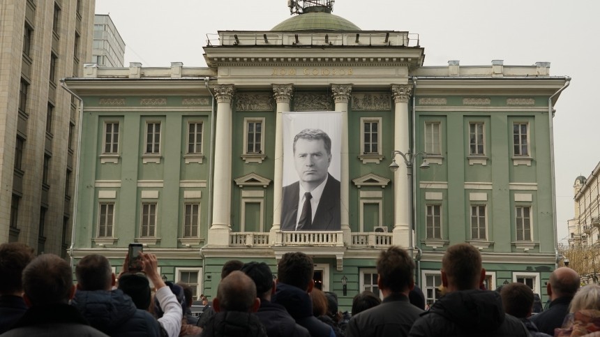 Пророк: Жириновский забронировал Колонный зал на день прощания с ним еще при жизни
