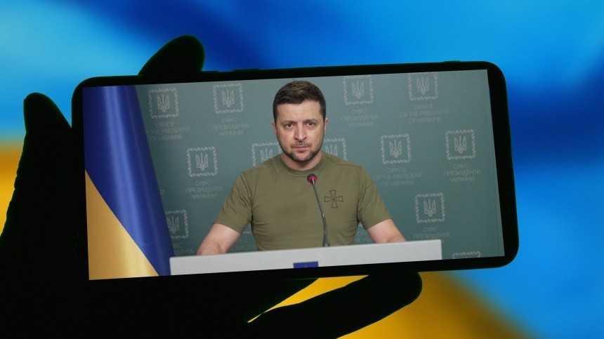 Итальянский журналист назвал Зеленского опасным для народа Украины