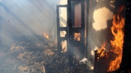 Утопающие в огненном дожде: ВСУ в разгар Пасхи расстреляли Углегорск