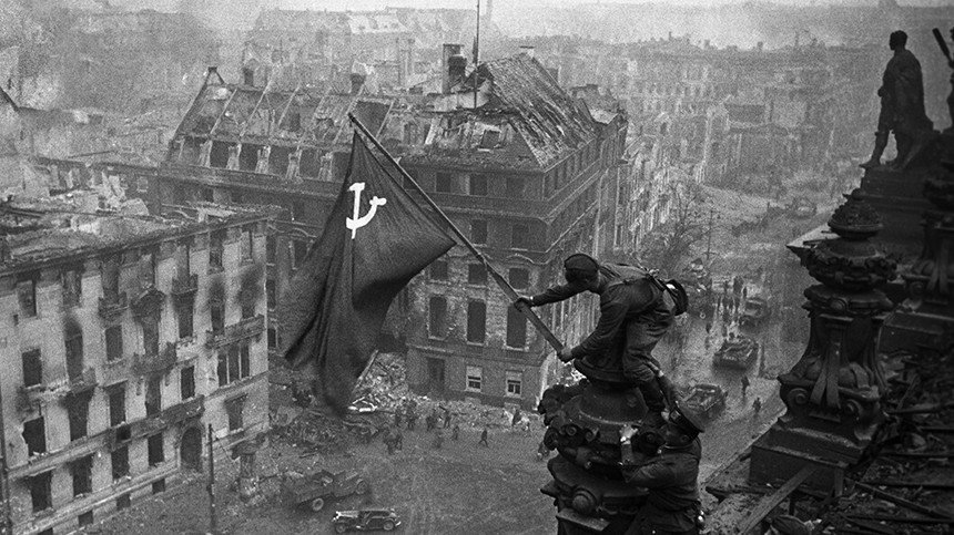 Вечный спор или загадка: кто водрузил Знамя Победы над рейхстагом?
