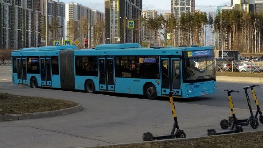 В результате ДТП с автобусом в Москве пострадали 7 человек