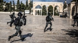 Десятки человек пострадали в ходе столкновений у мечети на Храмовой горе в Иерусалиме