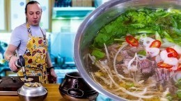 И первое, и второе: рецепт вьетнамского супа фо-бо на крепком говяжьем бульоне