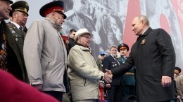 Путин поздравил граждан и военнослужащих России с Днем Победы
