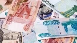 Рост или падение: чего ждать от доллара и рубля после майских праздников
