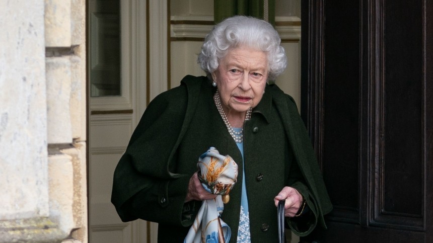 Совсем ослабла: Елизавета II пропустит открытие парламента из-за проблем со здоровьем
