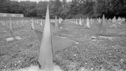 Вандалы осквернили кладбище советских солдат в польском Гданьске