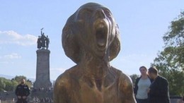 Круче Аленки: статуя украинской матери в Болгарии напугала пользователей сетей