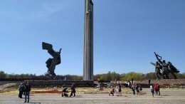 Международным оборзением назвал поведение Запада по отношению к памятникам