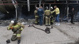 Крупный пожар произошел на химзаводе в Новосибирской области