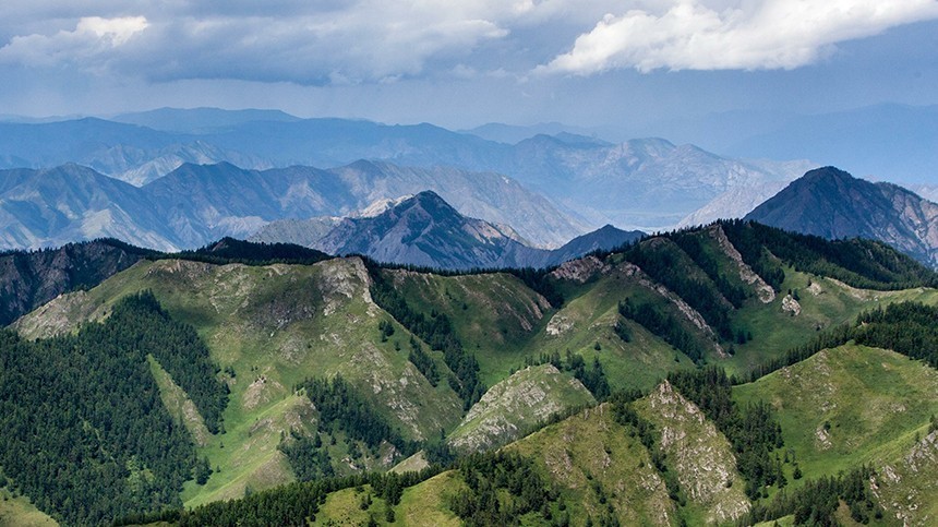 Самые живописные горные маршруты в России