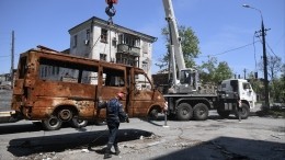 По домам били танки, по людям — снайперы: мариупольцы рассказали о терроре «Азова»*