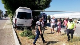 Автобус с туристами перевернулся в турецкой Анталье