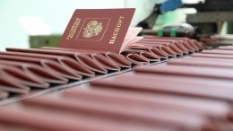 Жители Мелитополя выстроились в очередь за российскими паспортами