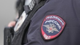 Неизвестный подбежал сзади и выстрелил в голову мужчине в центре Москвы — кадры с места