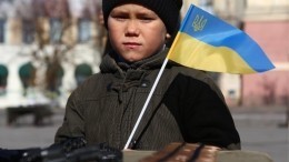 «В русских будем стрелять»: как на Украине малолетних детей накачивают ненавистью
